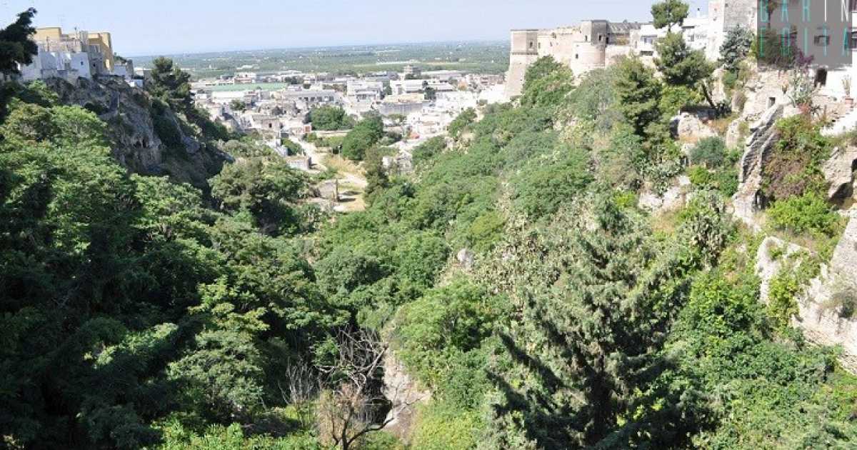 Alla scoperta di Massafra, ''piccola Matera'' abbarbicata su un'aspra gravina